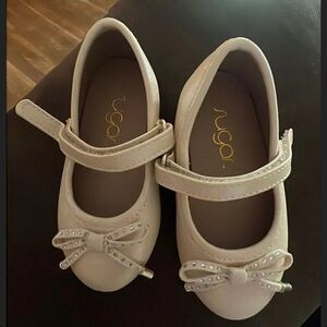 Sugar Cream Dress Shoes with Bow Detail